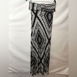 American Rag Cie Skirt Size Medium White Black Fair Isle Stretch Flowy Maxi